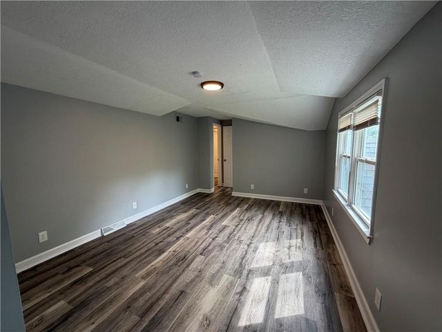 9612 Holmes Road, Kansas City, MO 64131