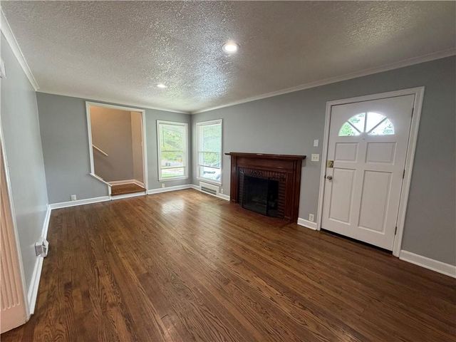 9612 Holmes Road, Kansas City, MO 64131