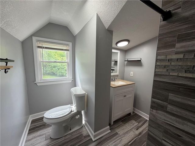 9612 Holmes Road, Kansas City, MO 64131