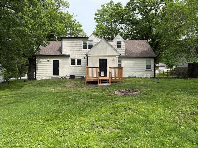 9612 Holmes Road, Kansas City, MO 64131