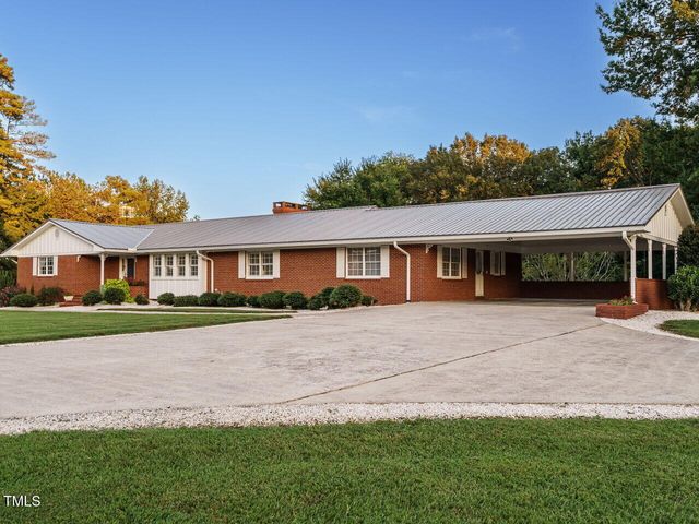 3680 15-501 N, Pittsboro, NC 27312