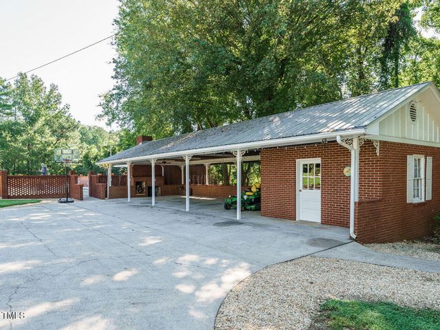 3680 15-501 N, Pittsboro, NC 27312