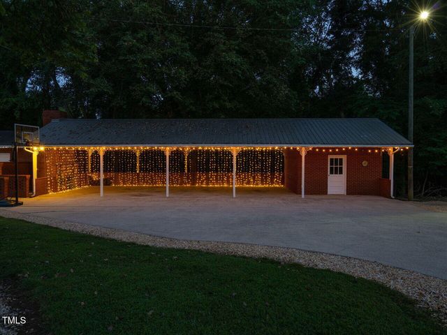 3680 15-501 N, Pittsboro, NC 27312