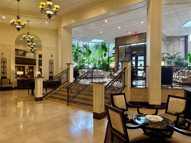 3525 Sage Road 813, Houston, TX 77056