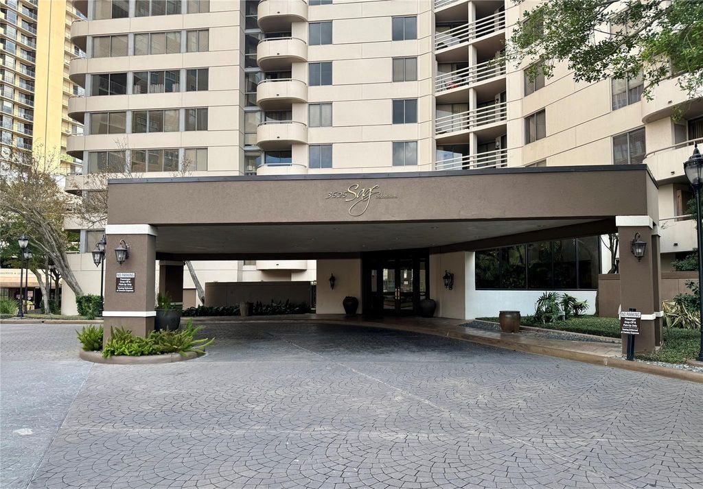 3525 Sage Road 813, Houston, TX 77056