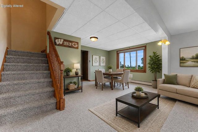 618 Norstad ROAD, Manitowoc, WI 54220