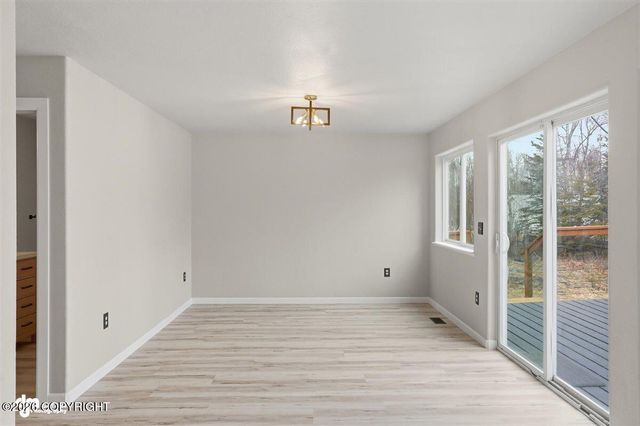 4521 W Lakeside Drive, Wasilla, AK 99654