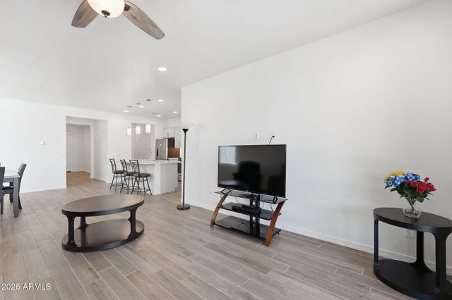 12844 W TUCKEY Lane, Glendale, AZ 85307