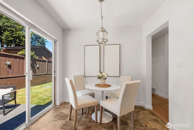 21702 84th Avenue W, Edmonds, WA 98026