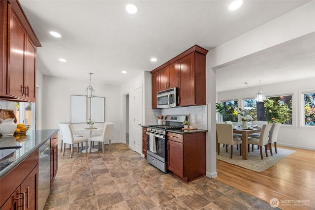 21702 84th Avenue W, Edmonds, WA 98026