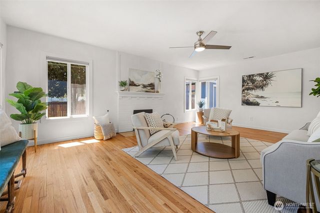 21702 84th Avenue W, Edmonds, WA 98026