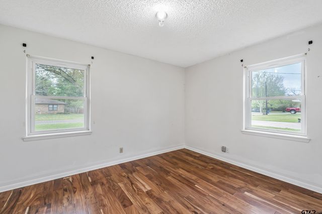 427 Dogwood Lane, Chandler, TX 75758