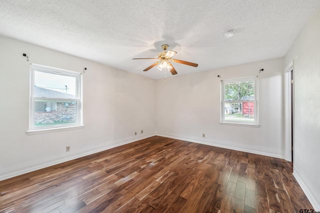 427 Dogwood Lane, Chandler, TX 75758