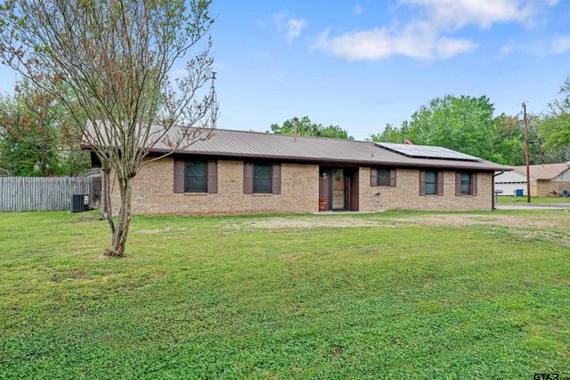 427 Dogwood Lane, Chandler, TX 75758