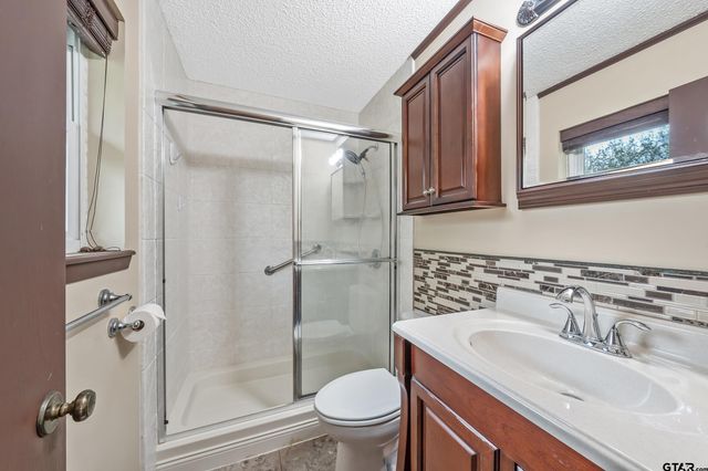 427 Dogwood Lane, Chandler, TX 75758