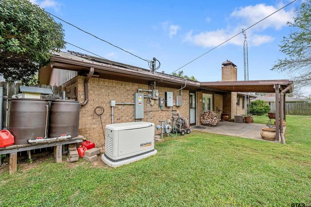 427 Dogwood Lane, Chandler, TX 75758