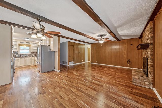 427 Dogwood Lane, Chandler, TX 75758