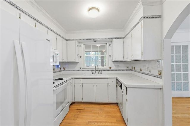 7 Cantey Place NW, Atlanta, GA 30327