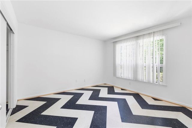 7 Cantey Place NW, Atlanta, GA 30327