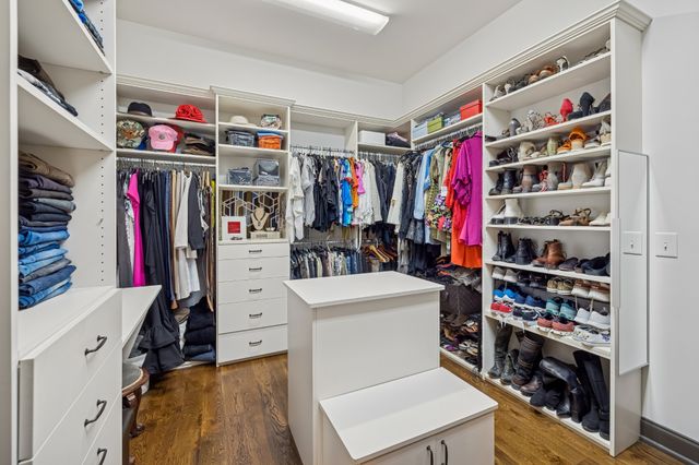 1597 Boardwalk Pl, Gallatin, TN 37066