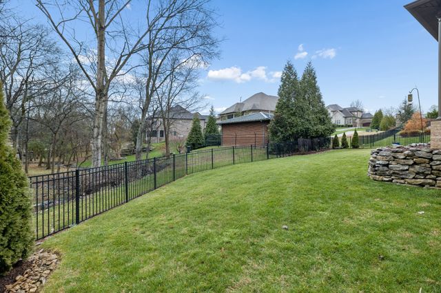 1597 Boardwalk Pl, Gallatin, TN 37066