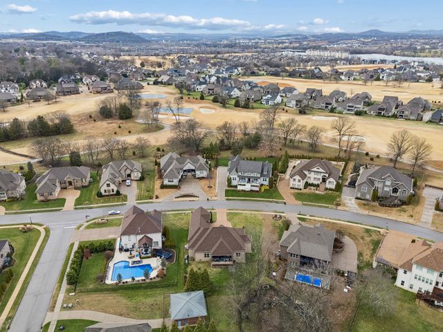 1597 Boardwalk Pl, Gallatin, TN 37066