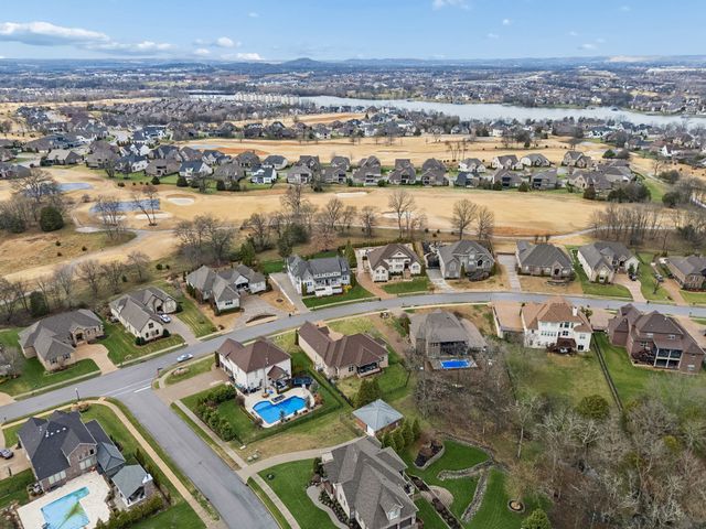 1597 Boardwalk Pl, Gallatin, TN 37066