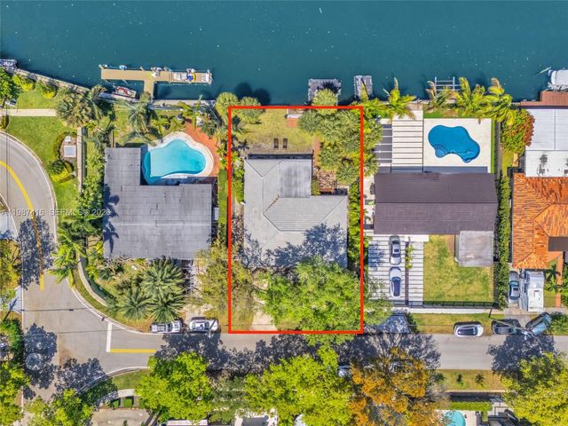 1995 Ixora Rd, North Miami, FL 33181