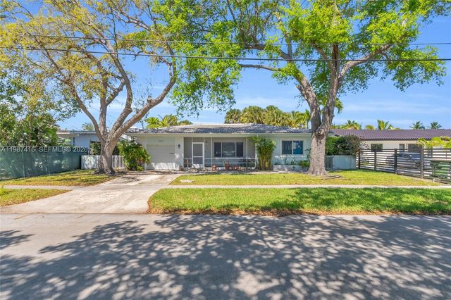 1995 Ixora Rd, North Miami, FL 33181