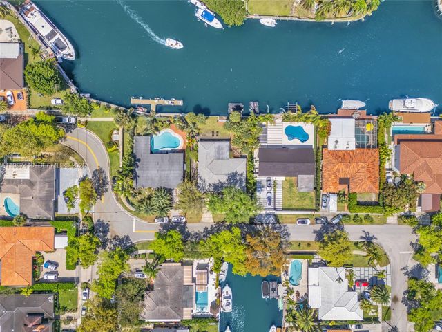 1995 Ixora Rd, North Miami, FL 33181