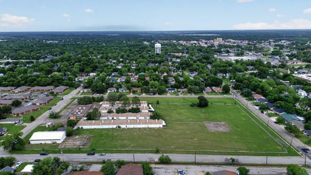 3005 Division Street, Greenville, TX 75401