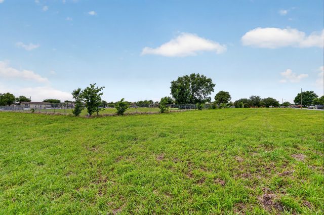 3005 Division Street, Greenville, TX 75401