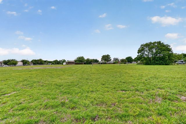 3005 Division Street, Greenville, TX 75401