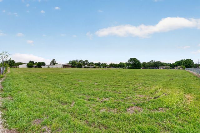 3005 Division Street, Greenville, TX 75401
