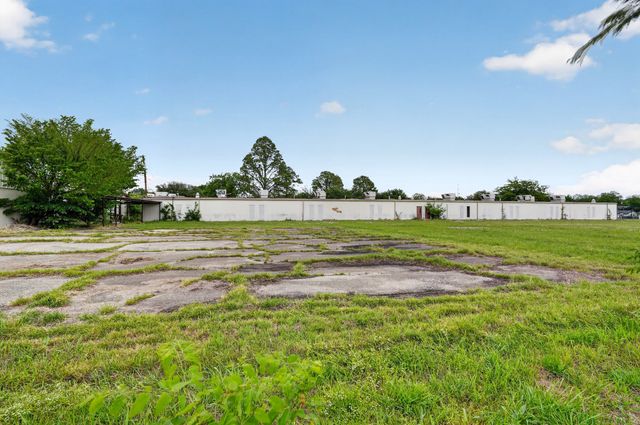 3005 Division Street, Greenville, TX 75401