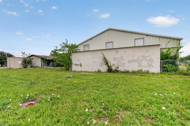 3005 Division Street, Greenville, TX 75401