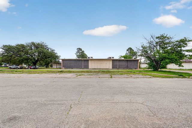 3005 Division Street, Greenville, TX 75401