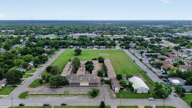 3005 Division Street, Greenville, TX 75401