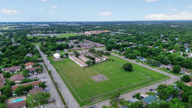 3005 Division Street, Greenville, TX 75401