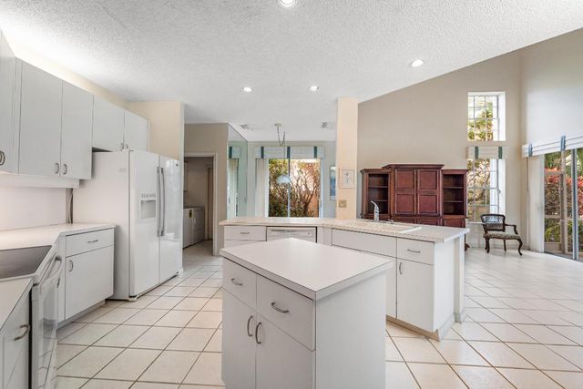 12866 Touchstone Place, Palm Beach Gardens, FL 33418