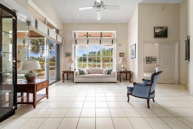 12866 Touchstone Place, Palm Beach Gardens, FL 33418