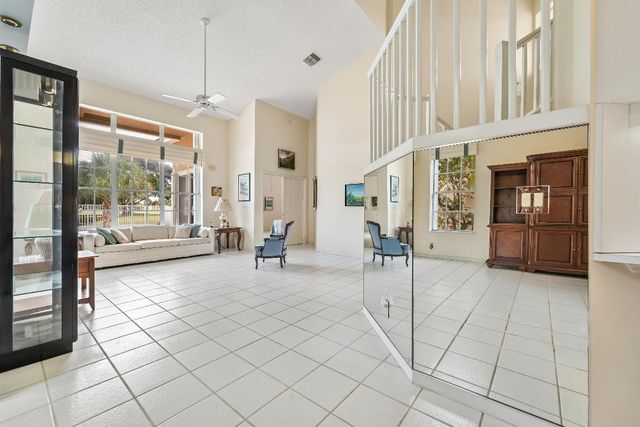 12866 Touchstone Place, Palm Beach Gardens, FL 33418