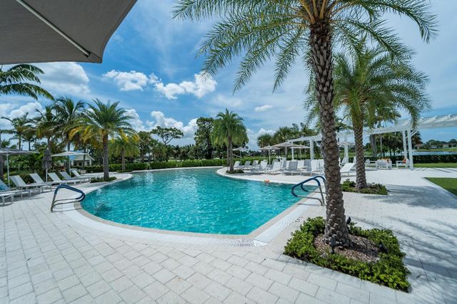 12866 Touchstone Place, Palm Beach Gardens, FL 33418