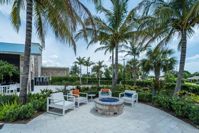 12866 Touchstone Place, Palm Beach Gardens, FL 33418