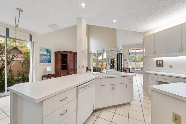 12866 Touchstone Place, Palm Beach Gardens, FL 33418