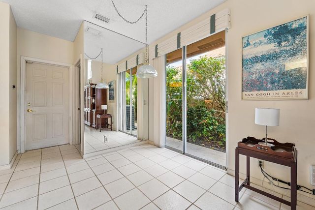 12866 Touchstone Place, Palm Beach Gardens, FL 33418