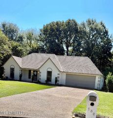132 Keestone Drive, Senatobia, MS 38668