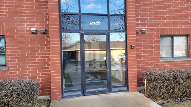 18100 Rita Road 2D, Tinley Park, IL 60477