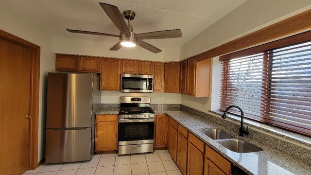 18100 Rita Road 2D, Tinley Park, IL 60477