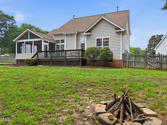 8900 Eaglebrook Court, Raleigh, NC 27617